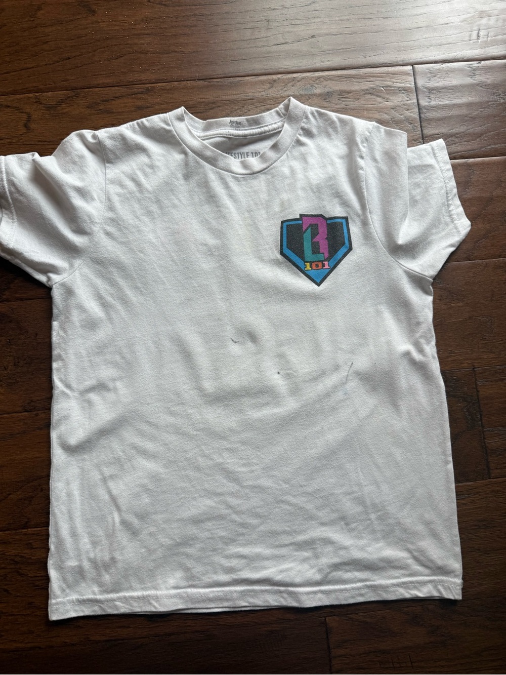 Baseball Lifestyle 101 White SS T-shirt Well loved Size Youth Large